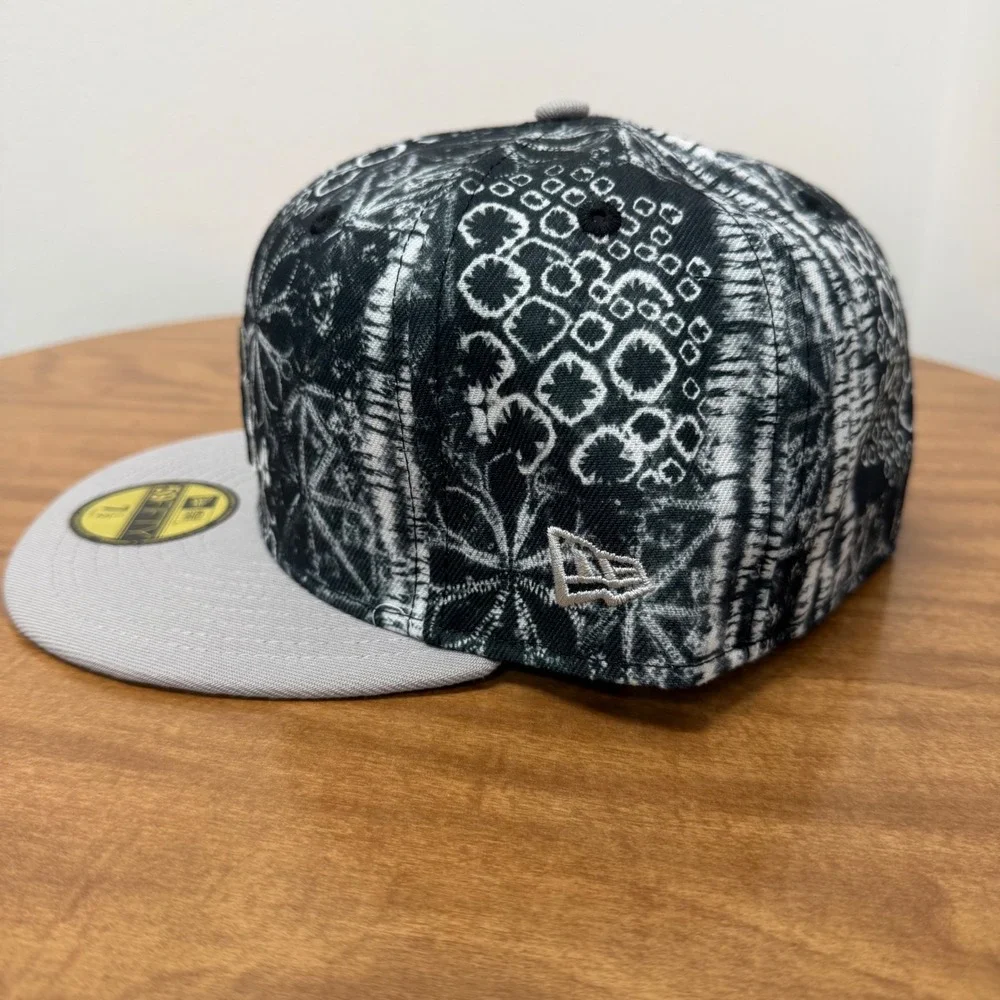 New Era 59FIFTY LA Dodgers Hat Mens 7 1/2 Black White Acid wash Grey Flat Brim